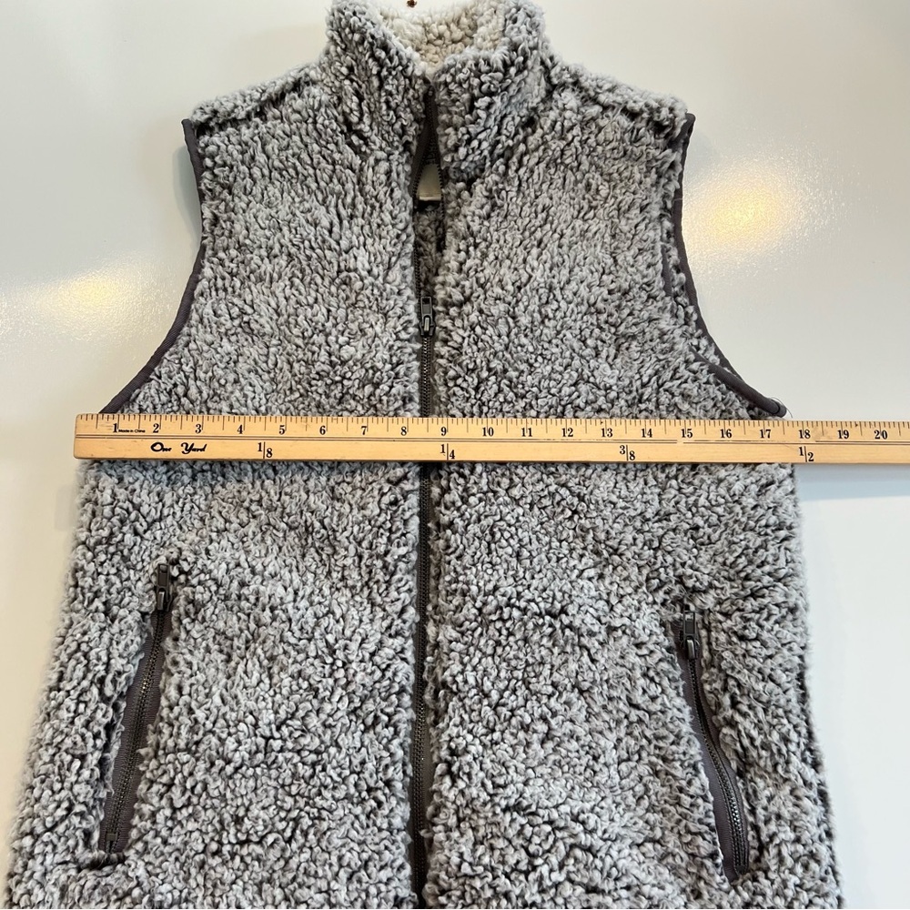 ❤️3/$15 Thread & Supply Women's Fleece Vest - Light Gray XS - Picture 5 of 9